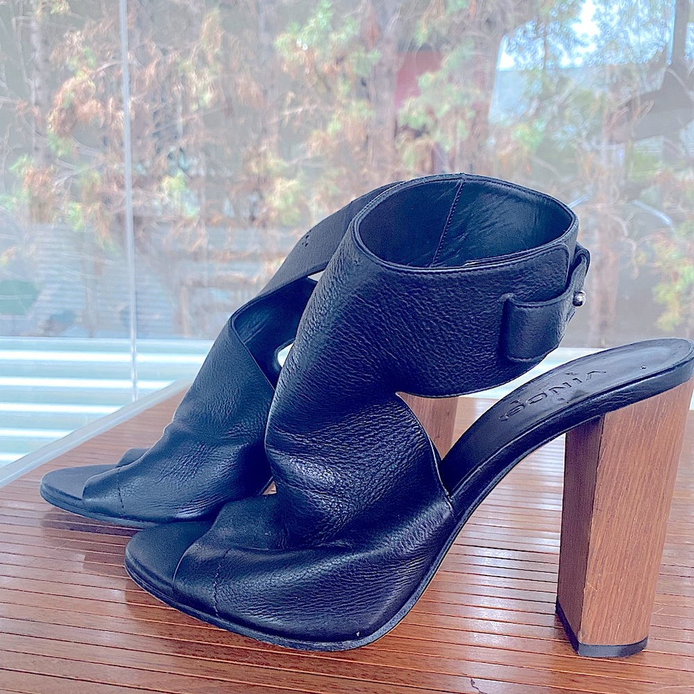 Vince gorgeous black leather wooden heel sandals